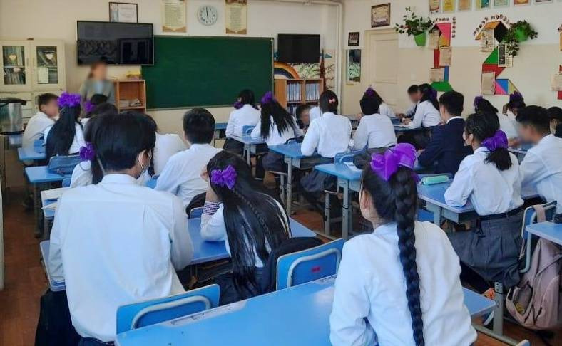 Ирэх долоо хоногт ЕБС-ийн дунд ангийнхан цахимаар хичээллэнэ